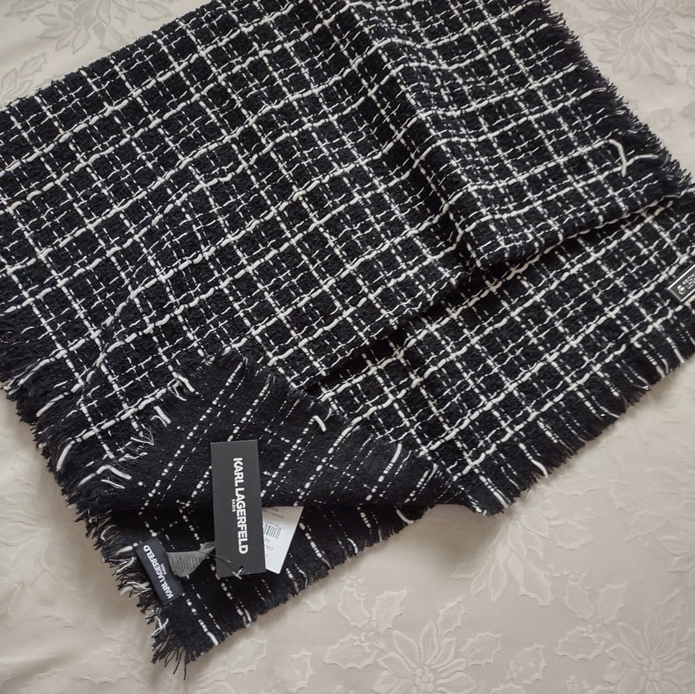 New 🎀 Karl Lagerfeld Paris tweed long knit wrap scarf